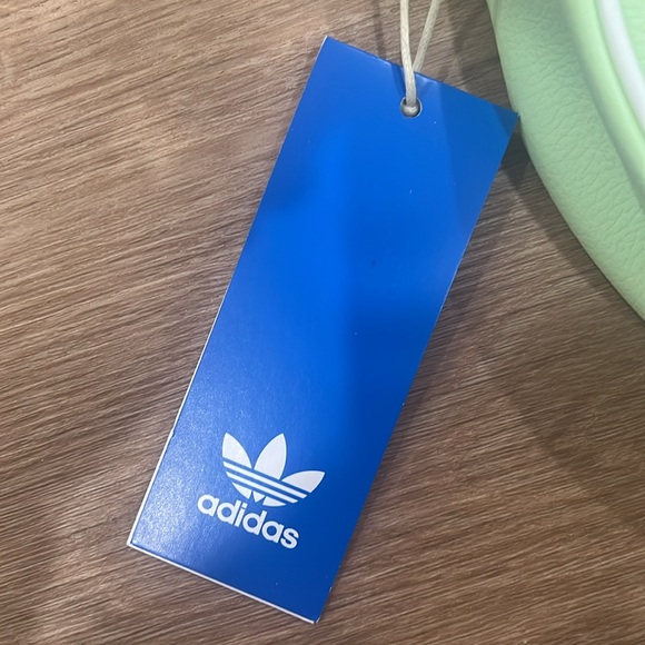 Adicolor Classic Round Bag - Picture 3 of 7